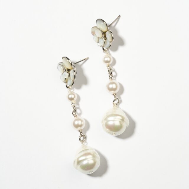 BOUCLE CLOU LONGUE CIELO NACRE