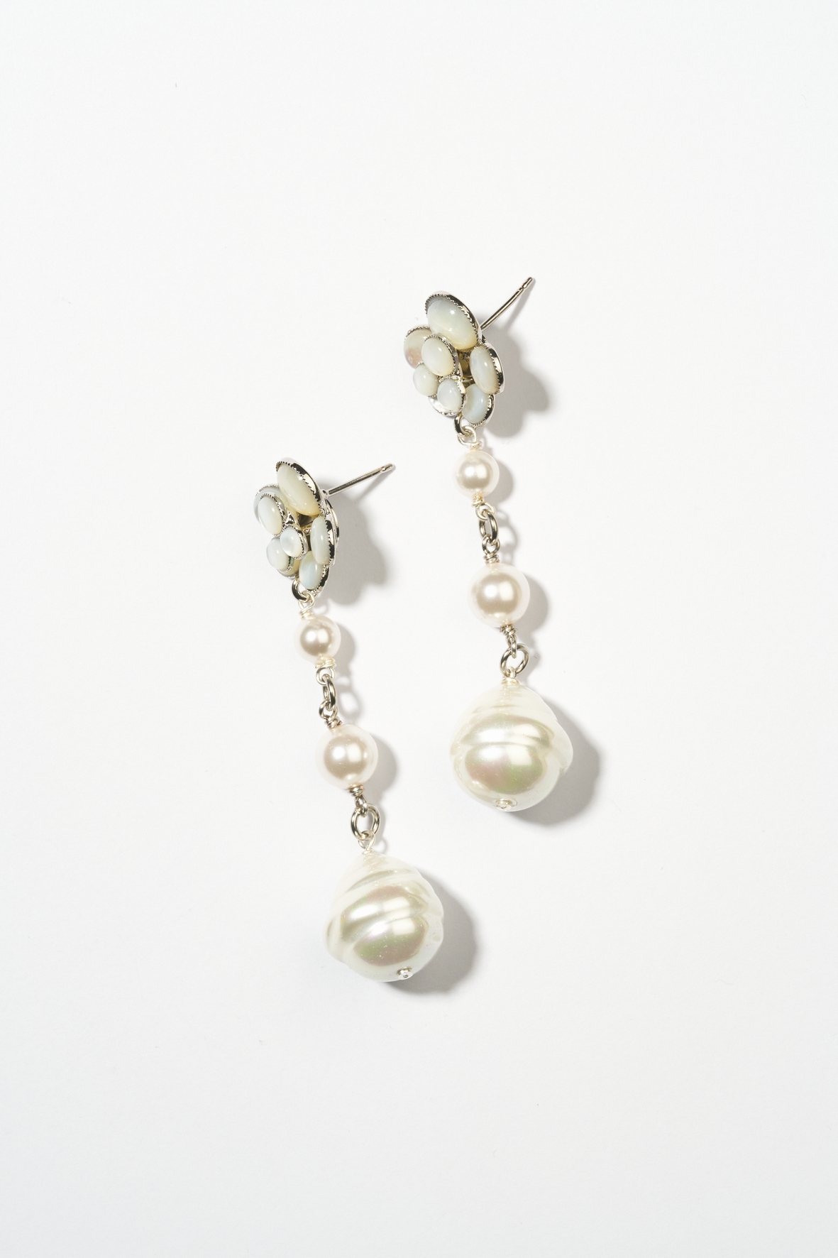 BOUCLE CLOU LONGUE CIELO NACRE