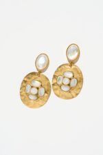 BOUCLES D’OREILLES PERCÉES .