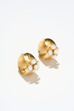 BOUCLES D’OREILLES PERCÉES .