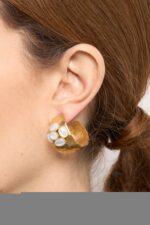 BOUCLES D’OREILLES PERCÉES .