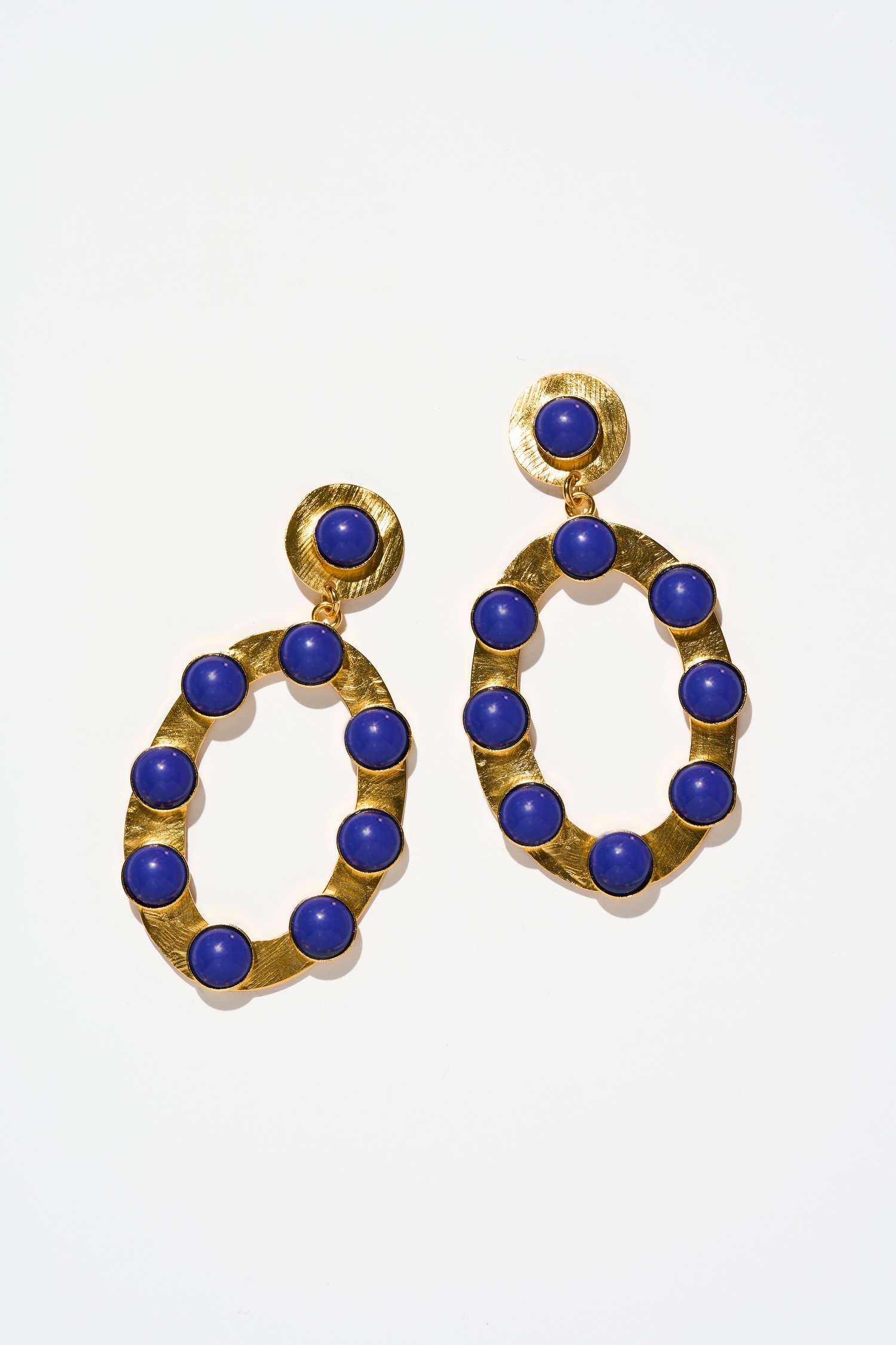 BOUCLES D’OREILLES PERCÉES BLEU