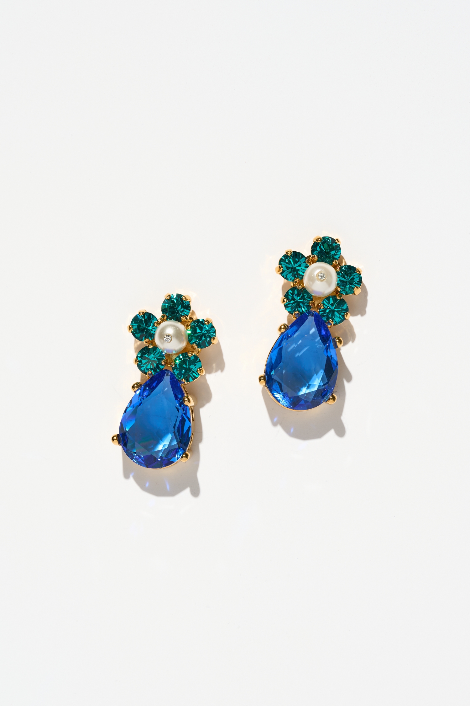 BOUCLES D’OREILLES PERCÉES BLEU
