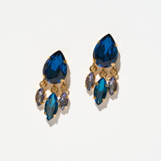 BOUCLES D’OREILLES PERCÉES BLEU