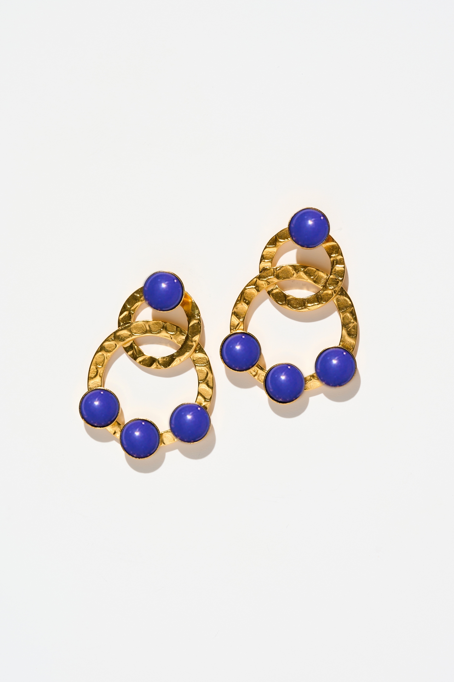 BOUCLES D’OREILLES PERCÉES BLEU