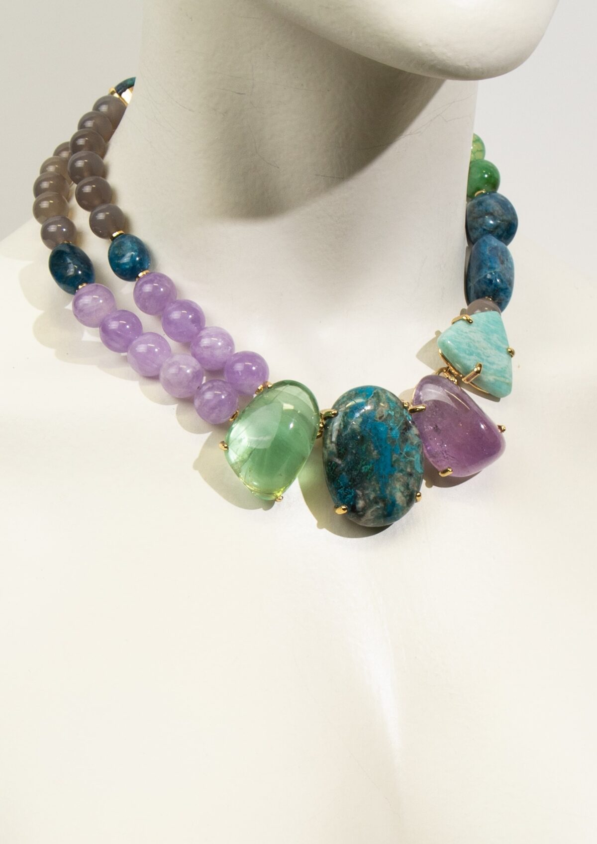 COLLIER CHRYSOCOLLE .