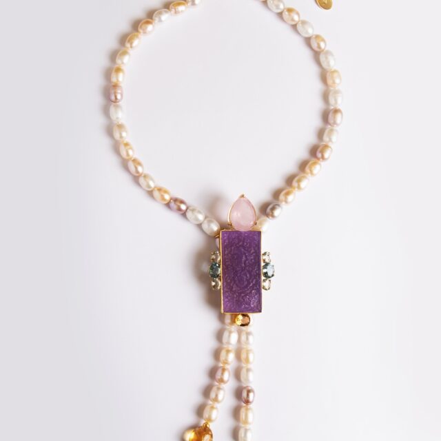 COLLIER CRAVATE JADE MAUVE .