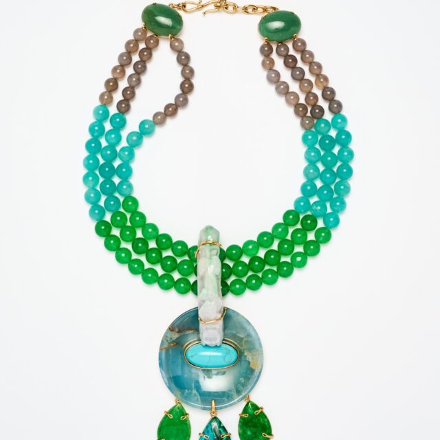 COLLIER JADE CHRYSOLITE .