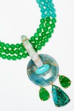 COLLIER JADE CHRYSOLITE .