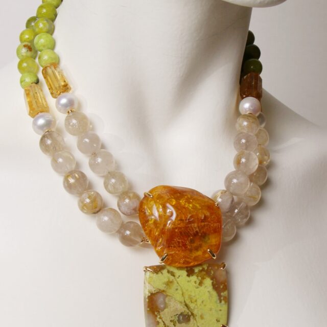 COLLIER QUARTZ RUTILE AMBRE .