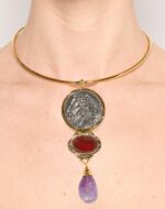 COLLIER TORQUE LOUVRE .