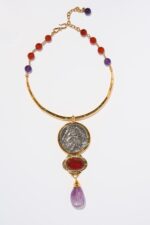 COLLIER TORQUE LOUVRE .