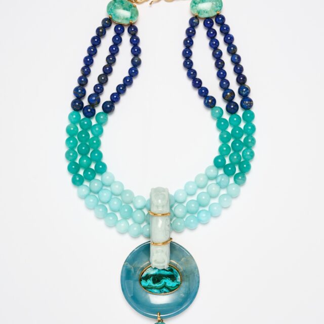 COLLIER TURQUOISES ET JADE .