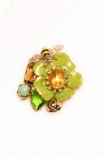 GRANDE BROCHE BAGATELLE .