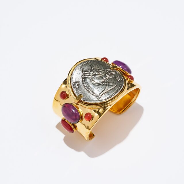 GRANDE MANCHETTE LOUVRE .