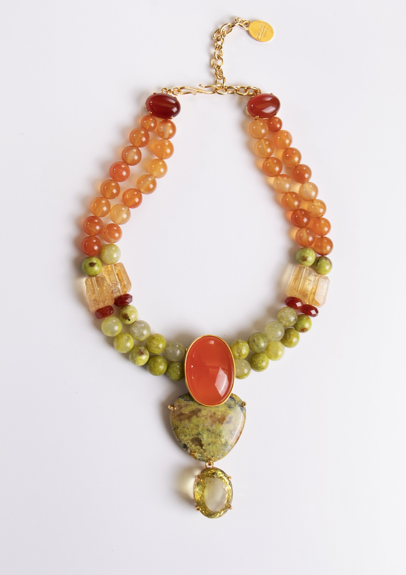 PU2-04-.-1 NECKLACE JADE BUMBLEBEE .