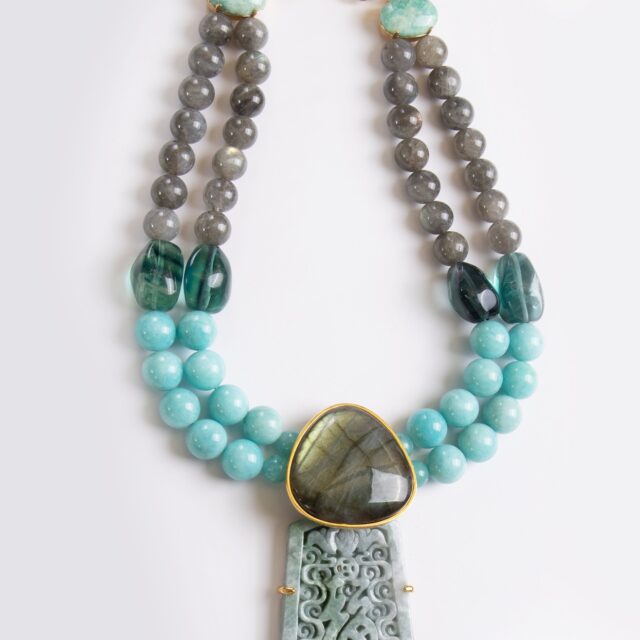 NECKLACE JADE LABRADORITE .