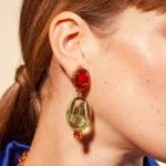 boucles d'oreilles clips bijoux fantaisie vertes vitrail portée