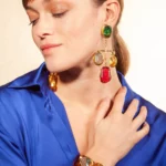 boucles d'oreilles clips dorée vitrail portée