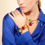 bracelet pâte de verre vitrail portée