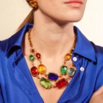 collier bijoux fantaisie vitrail portée