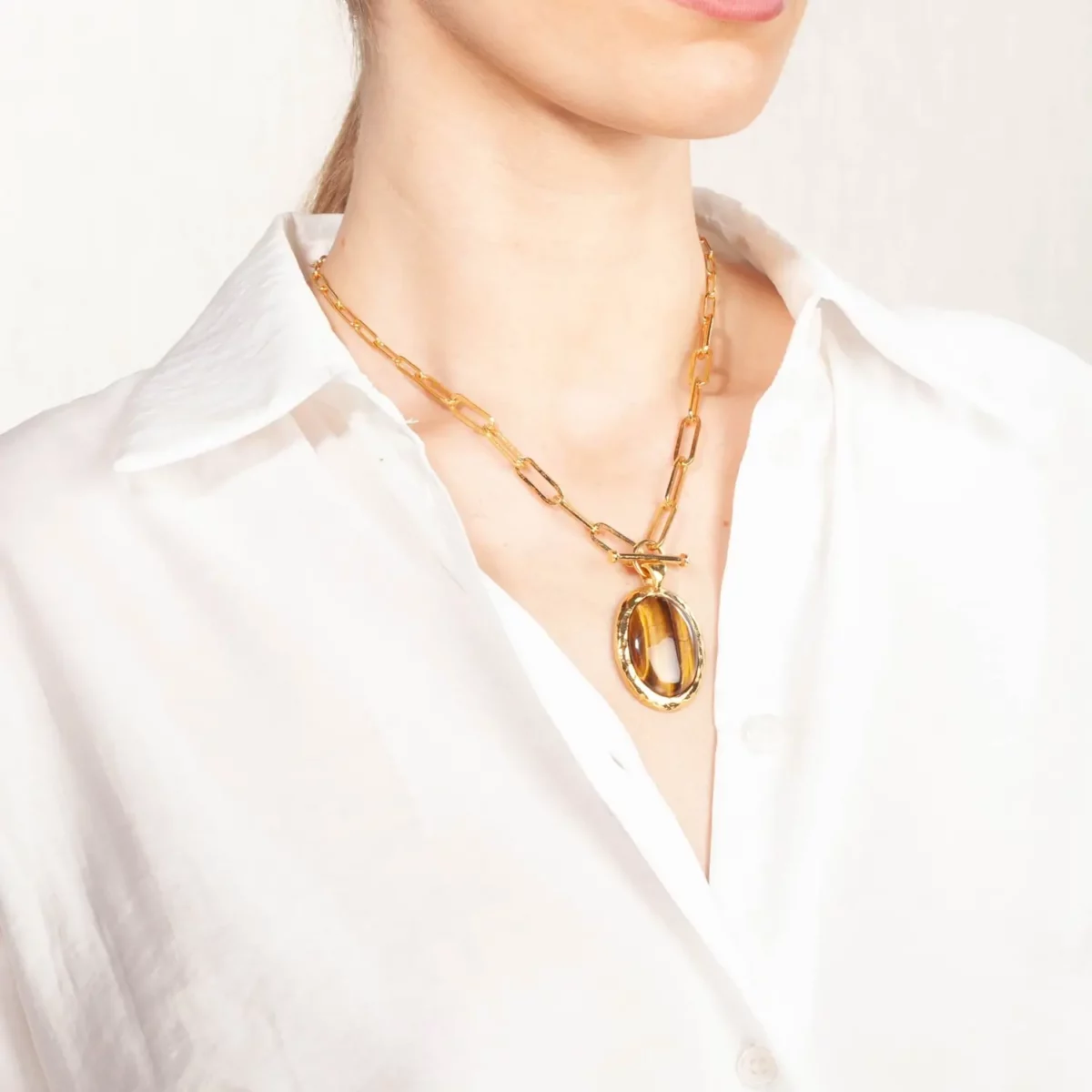 collier fait main oeil de tigre gems porté