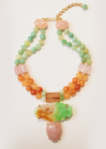 Collier - Pièce unique en jadéite sculptée, quartz rose et cornaline